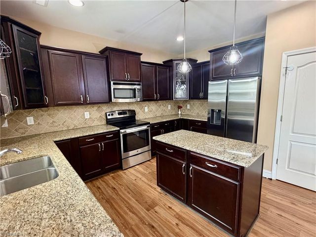 991 Beesons Field Drive, Kernersville, NC 27284