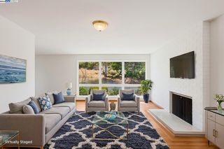 4520 Valley View Rd, Richmond, CA 94803