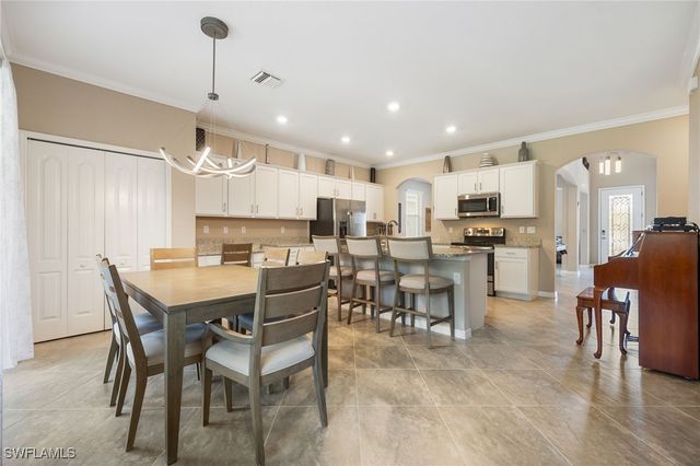 4193 Bluegrass DR, Fort Myers, FL 33916