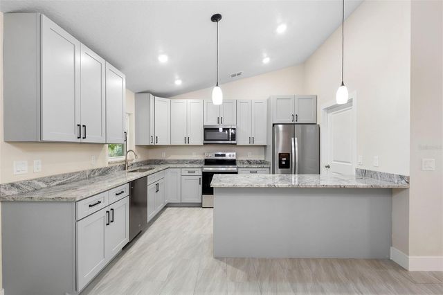 415 IVY AVENUE, Deland, FL 32724