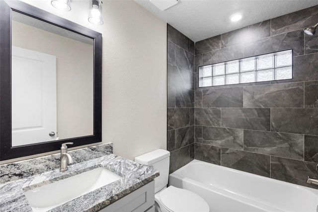 415 IVY AVENUE, Deland, FL 32724