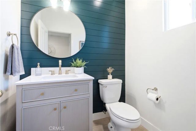 102 Millbrook, Irvine, CA 92618