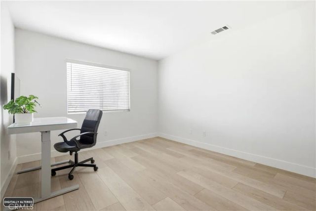 102 Millbrook, Irvine, CA 92618