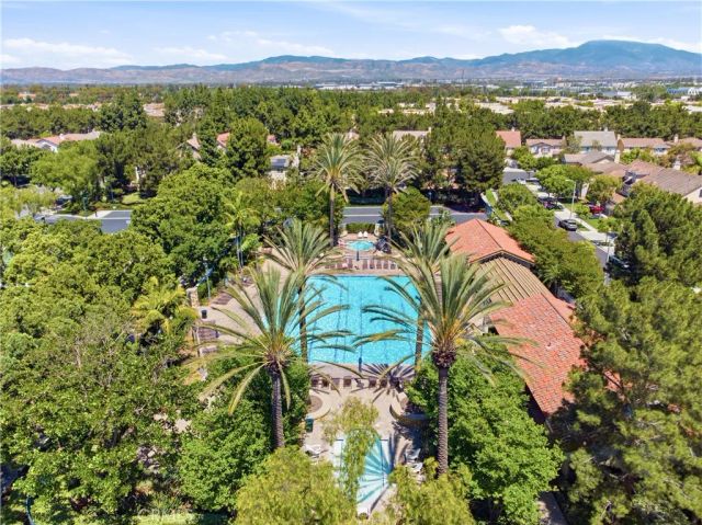 102 Millbrook, Irvine, CA 92618