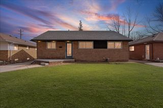 24110 Rensselaer Street, Oak Park City, MI 48237