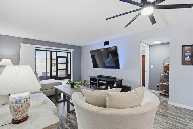 1009 SE 46TH LANE 104, Cape Coral, FL 33904