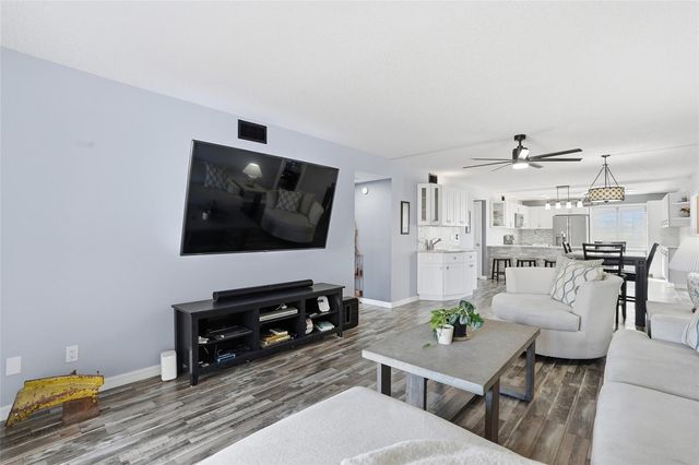 1009 SE 46TH LANE 104, Cape Coral, FL 33904