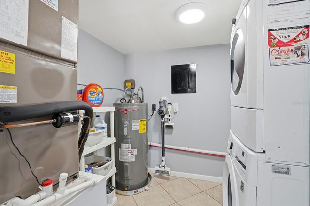 1009 SE 46TH LANE 104, Cape Coral, FL 33904