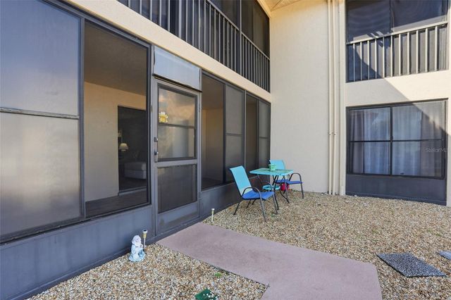 1009 SE 46TH LANE 104, Cape Coral, FL 33904