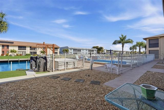 1009 SE 46TH LANE 104, Cape Coral, FL 33904