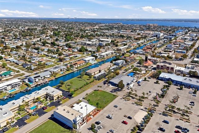 1009 SE 46TH LANE 104, Cape Coral, FL 33904