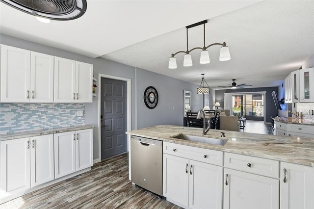 1009 SE 46TH LANE 104, Cape Coral, FL 33904