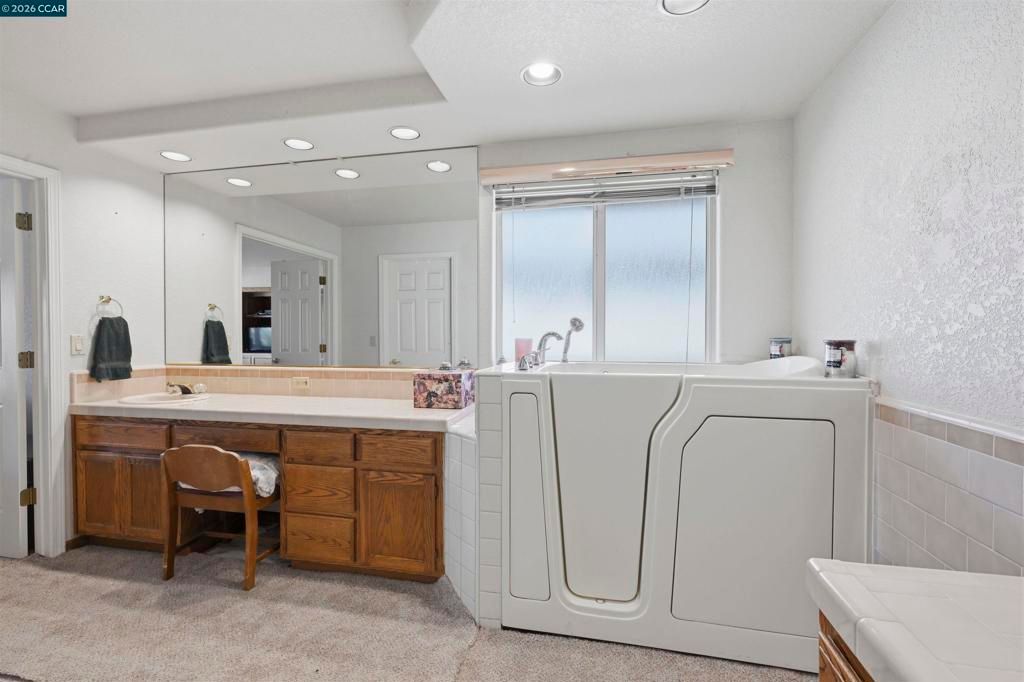 Image 22 of property listing at 2008 Windward Pt, Discovery Bay, CA 94505