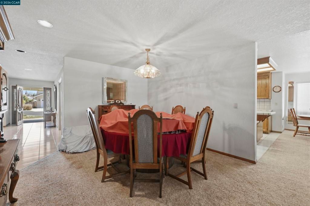 Image 8 of property listing at 2008 Windward Pt, Discovery Bay, CA 94505