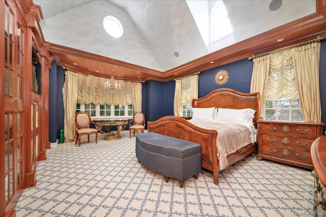 6 Westmoreland Place, Douglaston, NY 11363