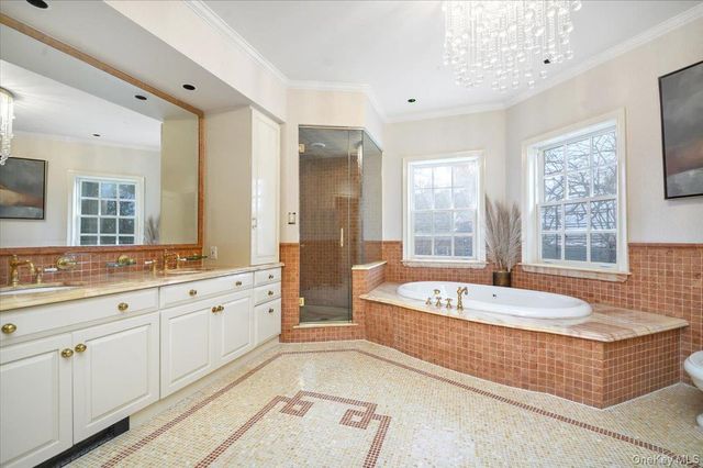 6 Westmoreland Place, Douglaston, NY 11363