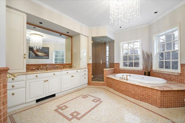 6 Westmoreland Place, Douglaston, NY 11363