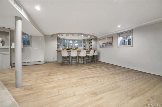 6 Westmoreland Place, Douglaston, NY 11363