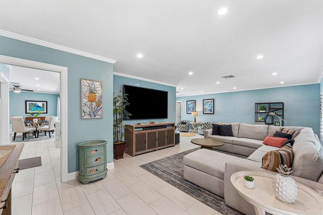 4430 NE 30th Avenue, Lighthouse Point, FL 33064