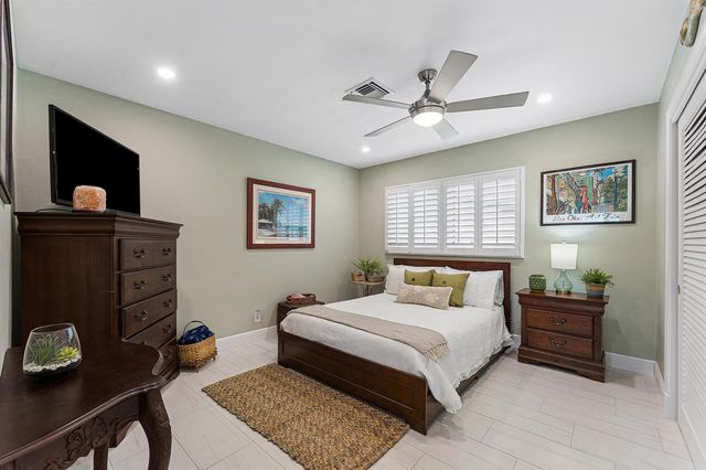 4430 NE 30th Avenue, Lighthouse Point, FL 33064
