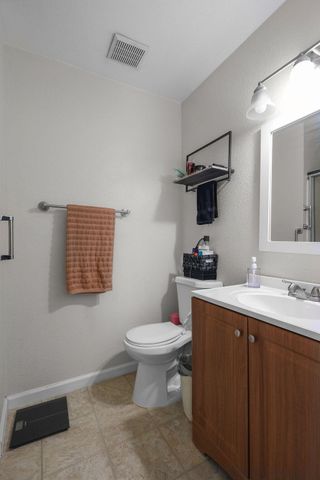 1261 Woodside Meadows Drive, Redding, CA 96002