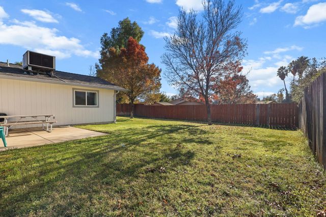 1261 Woodside Meadows Drive, Redding, CA 96002