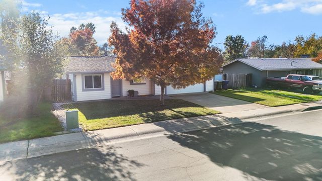 1261 Woodside Meadows Drive, Redding, CA 96002