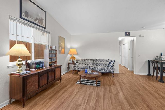 1261 Woodside Meadows Drive, Redding, CA 96002