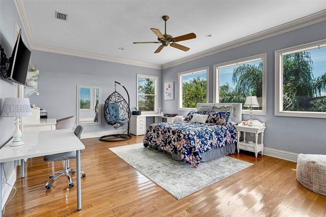 8707 SILVERTHORN ROAD, Seminole, FL 33777