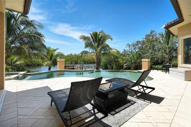 8707 SILVERTHORN ROAD, Seminole, FL 33777