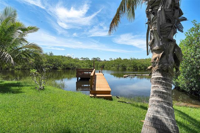 8707 SILVERTHORN ROAD, Seminole, FL 33777