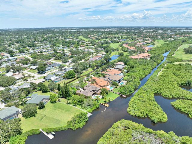 8707 SILVERTHORN ROAD, Seminole, FL 33777