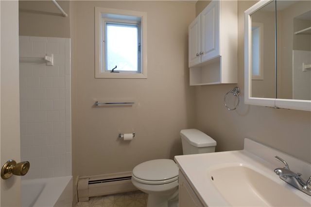 1 Hanley Farm Road, Warren, RI 02885