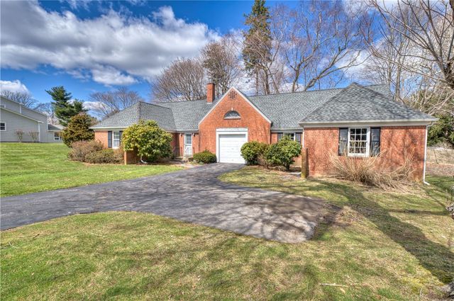 1 Hanley Farm Road, Warren, RI 02885