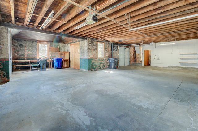 1 Hanley Farm Road, Warren, RI 02885