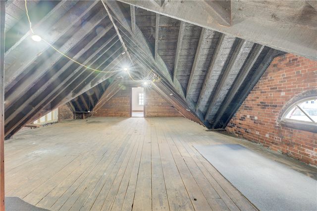 1 Hanley Farm Road, Warren, RI 02885