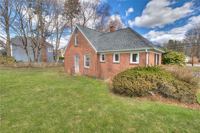 1 Hanley Farm Road, Warren, RI 02885