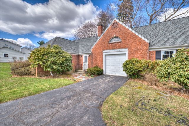 1 Hanley Farm Road, Warren, RI 02885