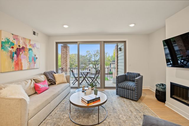 6328 Barrie Road 3M, Edina, MN 55435