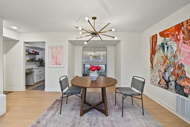 6328 Barrie Road 3M, Edina, MN 55435