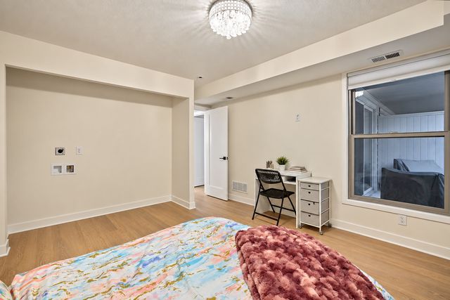 6328 Barrie Road 3M, Edina, MN 55435
