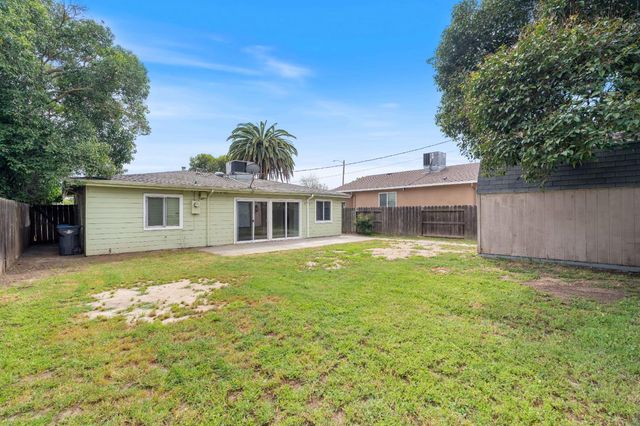 1739 La Jolla Dr, Stockton, CA 95204