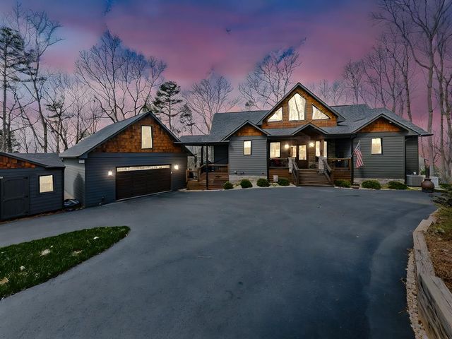 208 Weeks Drive, Ellijay, GA 30540