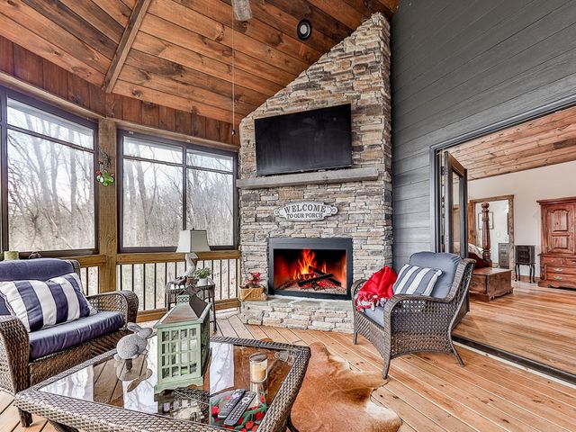 208 Weeks Drive, Ellijay, GA 30540