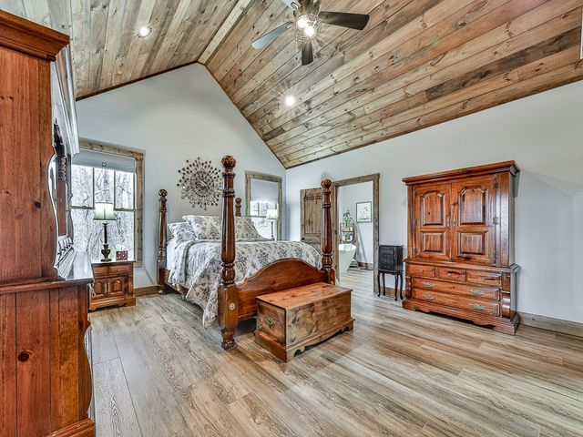 208 Weeks Drive, Ellijay, GA 30540