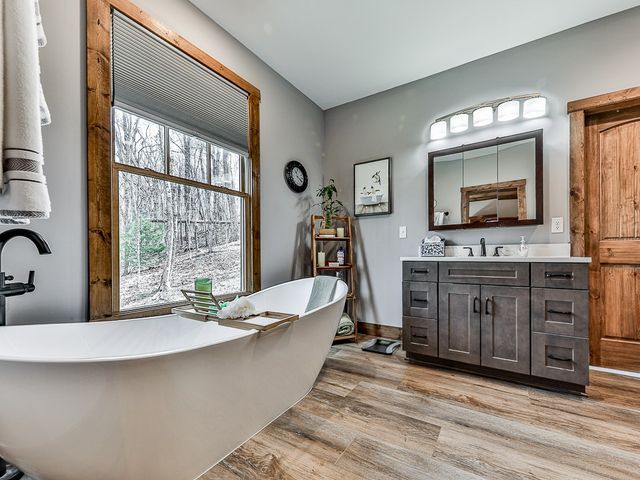 208 Weeks Drive, Ellijay, GA 30540