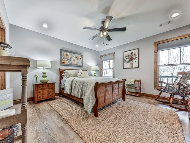 208 Weeks Drive, Ellijay, GA 30540