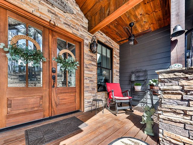 208 Weeks Drive, Ellijay, GA 30540