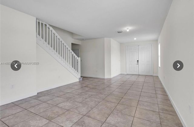 10091 W 35th Ln 10091, Hialeah, FL 33018