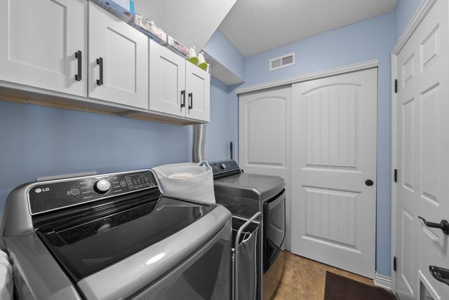 6156 Tournament Avenue, Westerville, OH 43081
